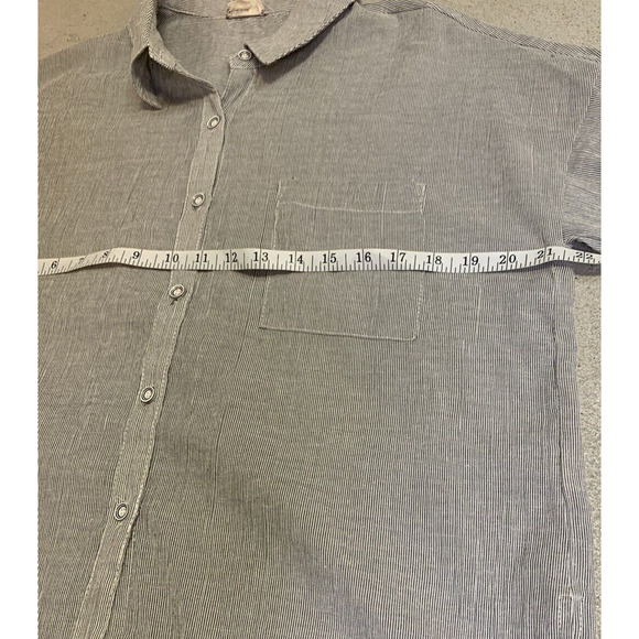 Hem & Thread Blouse Women Small Button Up Short Sleeve Blue/White Pinstripe Top - Picture 10 of 12